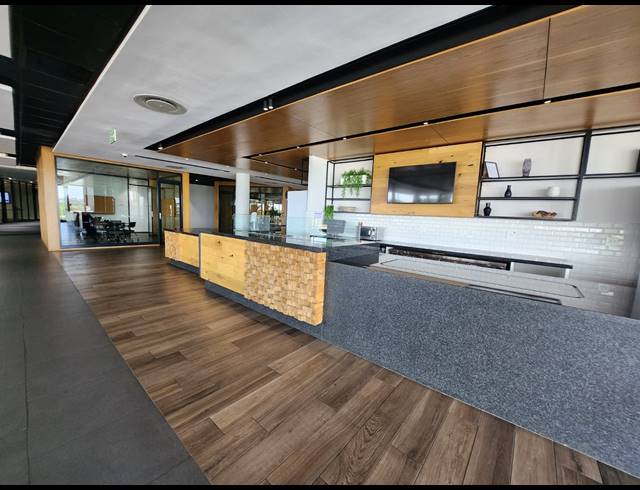 547M² OFFICE TO LET IN NOORDWYK